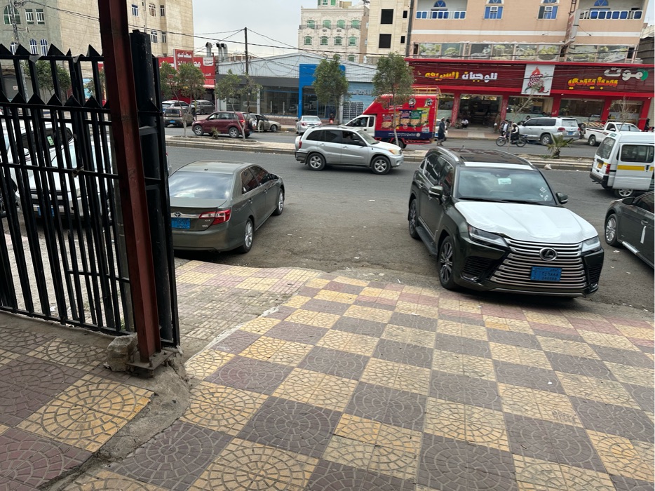 معرض سيارات