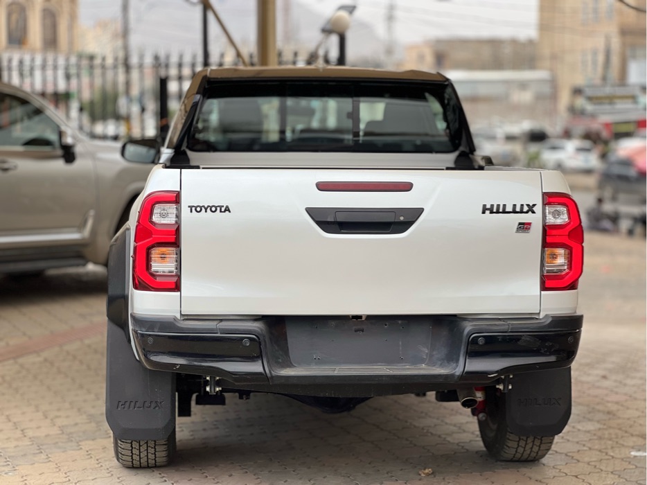تويوتا هايلكس فئة GR شبه زيرو