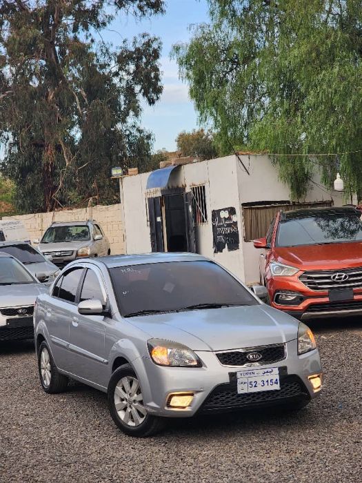 🚘 للبيع كيا برايد_موديل 2011_ وارررد كوري_slx_نظام الإيكو_لون فضي 🩶 السعر: 4,700 $