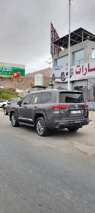 *لاندكروزر صالون *