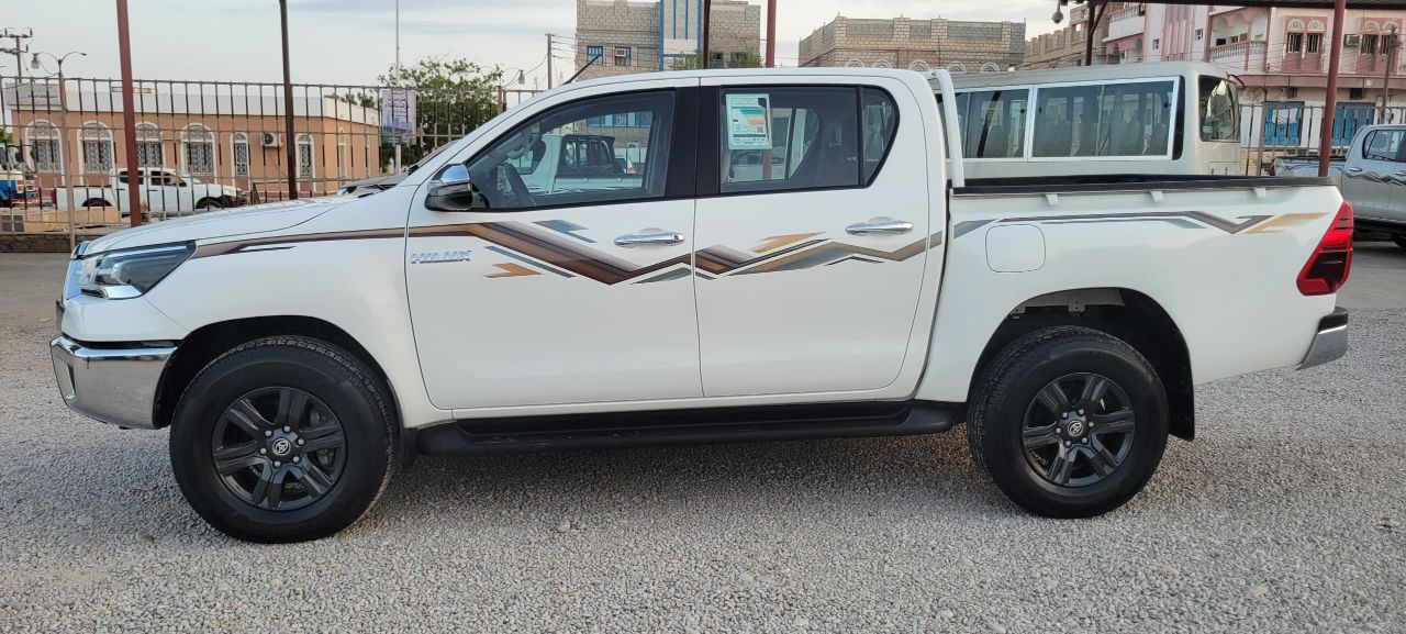 *هايلكس وارد الفطيم *