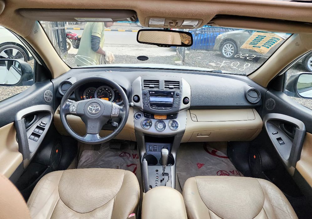 🚘 للبيع رافور موديل 2009_ وارررررد أمريكي_ليميتد (Limited)_لون أبيض🤍
السعر: 9,000 دولار