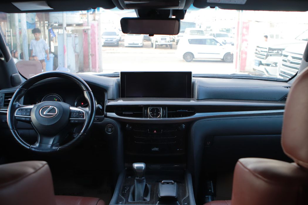 لكزيز LX 570