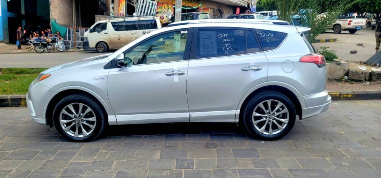 *للبيع إعتمادية تويوتا رافور 2016 ليمتد "Limited-Hybird-Rav4 بلاتينوم" كسر زيرو هايبرد كلين تايتل جم
