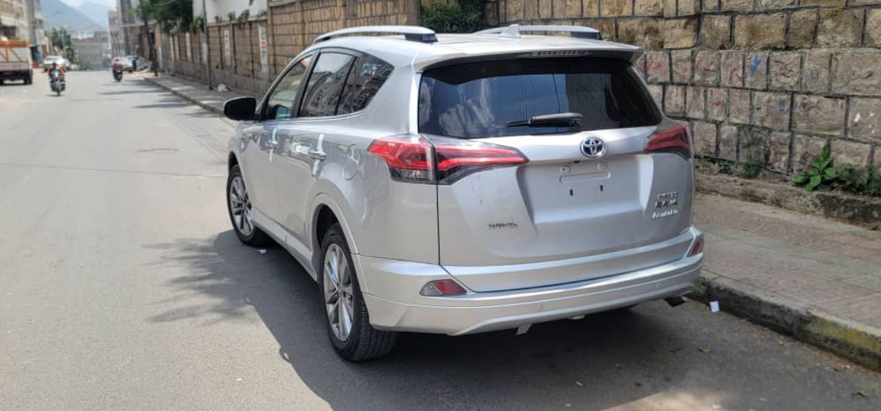 *للبيع إعتمادية تويوتا رافور 2016 ليمتد "Limited-Hybird-Rav4 بلاتينوم" كسر زيرو هايبرد كلين تايتل جم