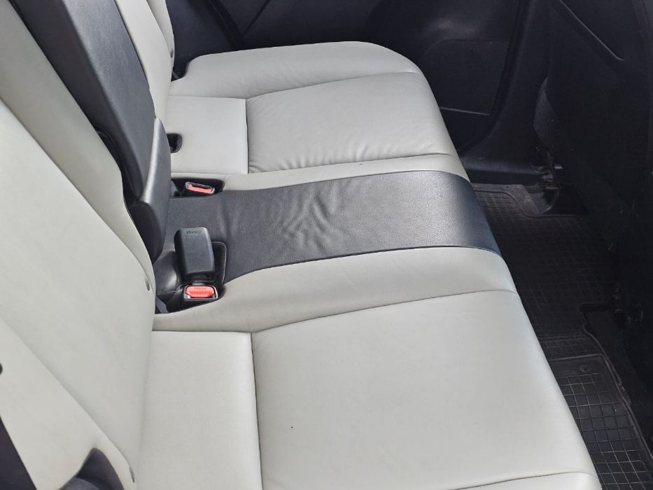 *للبيع إعتمادية تويوتا رافور 2016 ليمتد "Limited-Hybird-Rav4 بلاتينوم" كسر زيرو هايبرد كلين تايتل جم