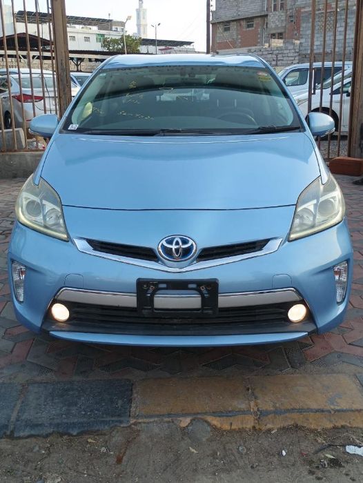 TOYOTA PRIUS 2013