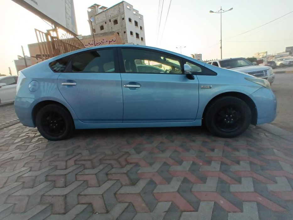 TOYOTA PRIUS 2013