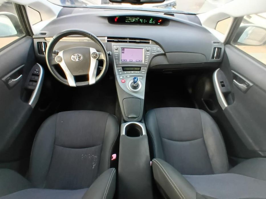 TOYOTA PRIUS 2013