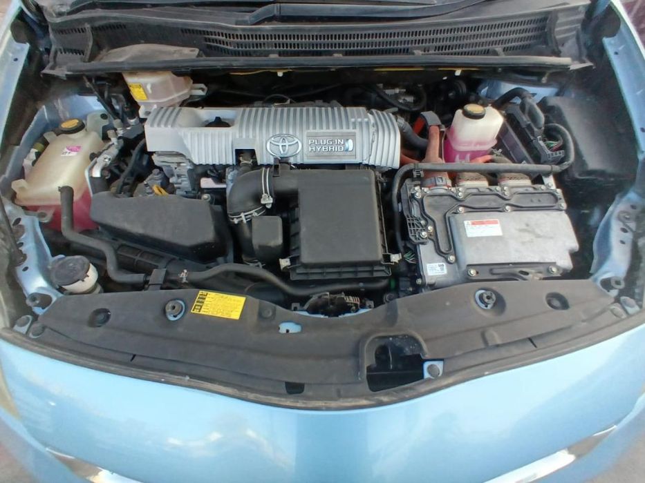 TOYOTA PRIUS 2013