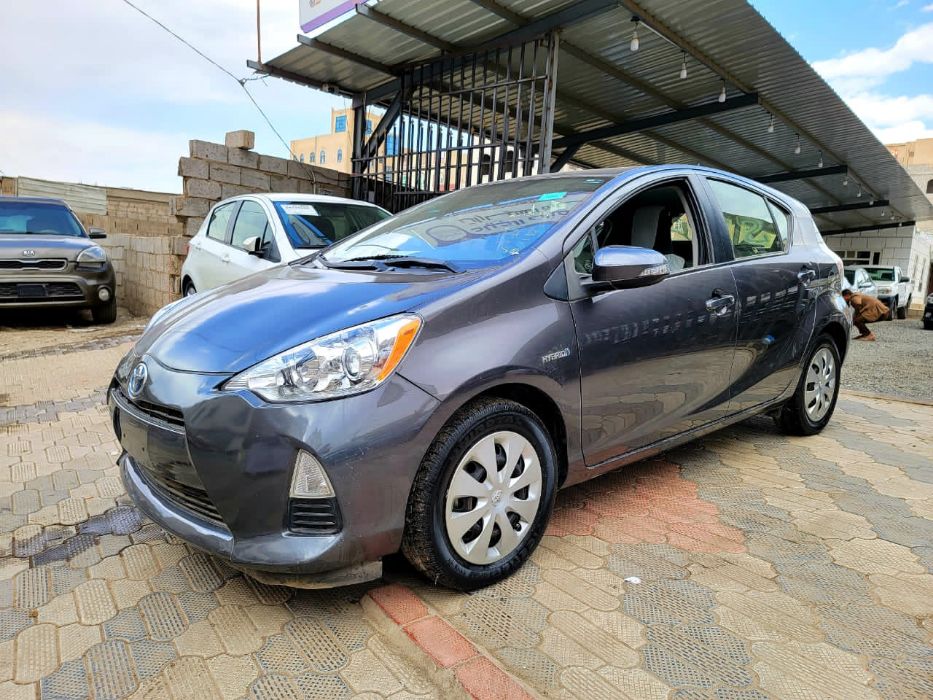 بريوس C 2015