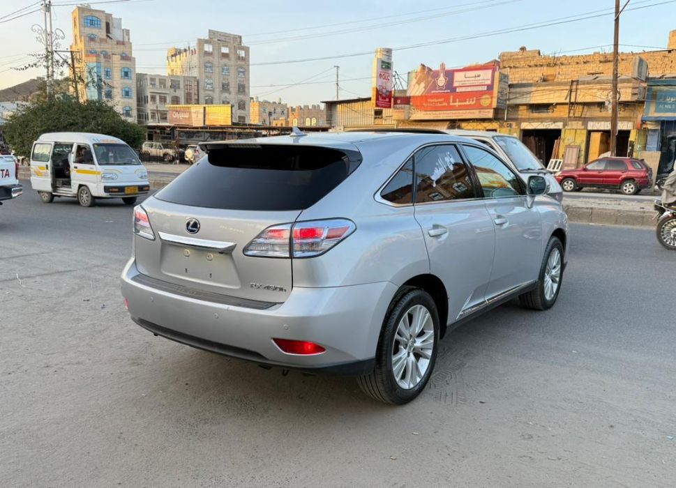 لكزس RX 2010